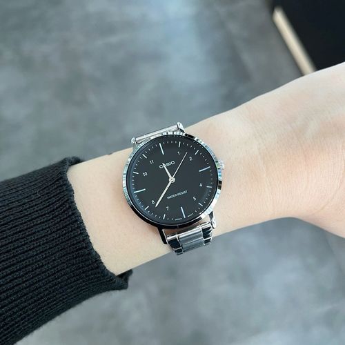 Reloj Casio análogo de acero plateado para hombre